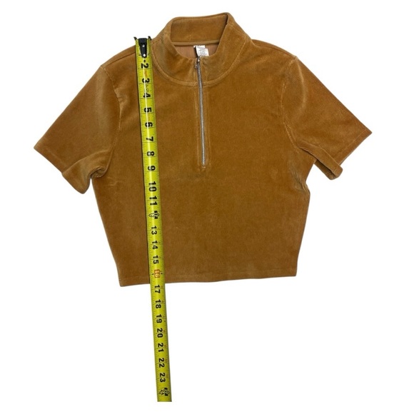 Alo Yoga Quarter Zip Mock Neck Corduroy Crop Top In Toffee -  Women’s size small - Picture 5 of 10
